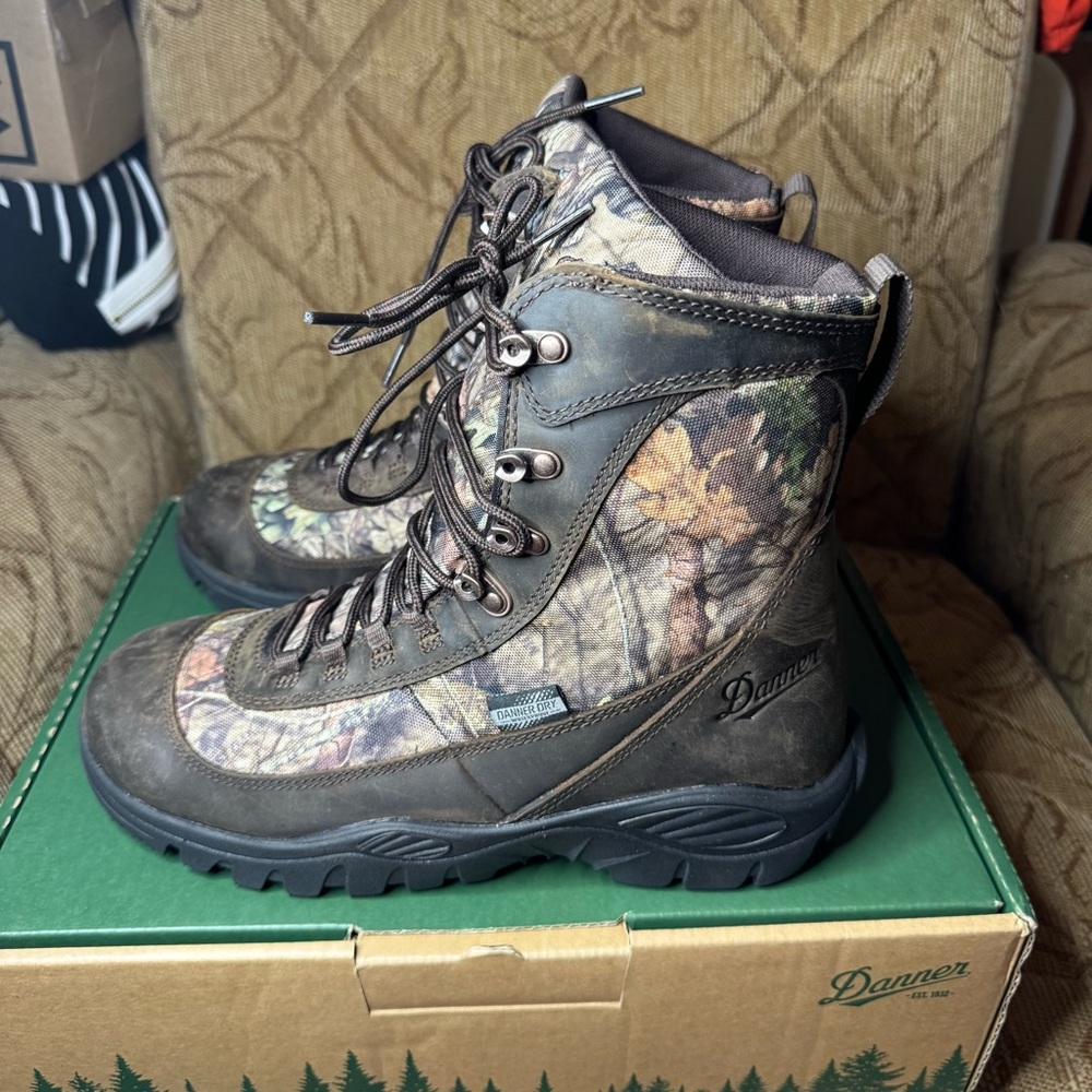 Danner Mens 47132 Element Mossy Oak Break-Up Country 800G Waterproof Boots 7.5